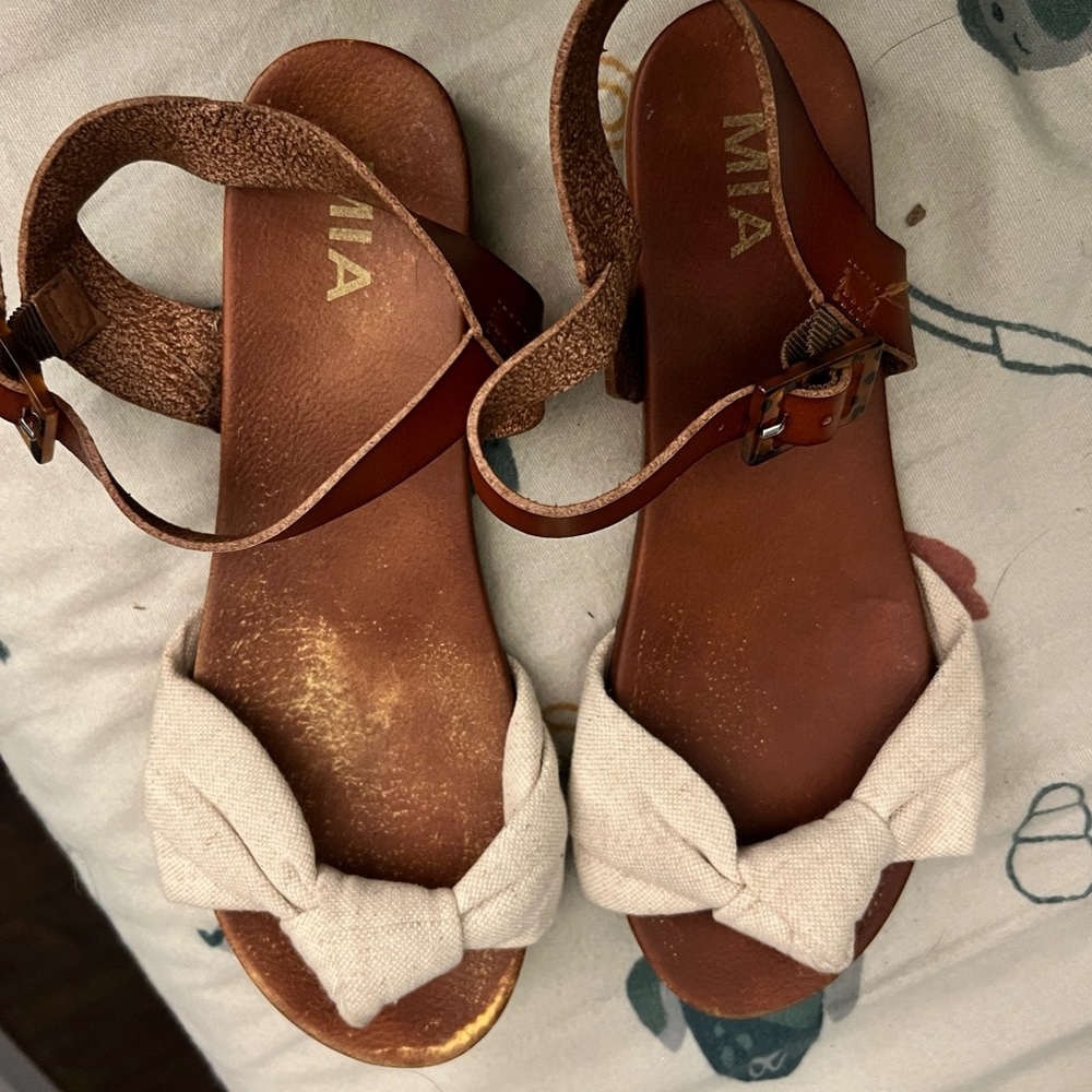 MIA sandals